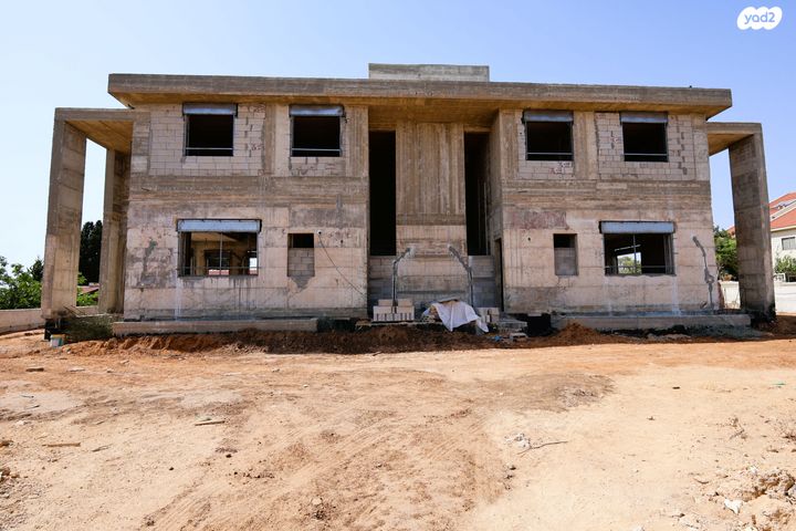 דו משפחתי, טירת שלום, נס ציונה