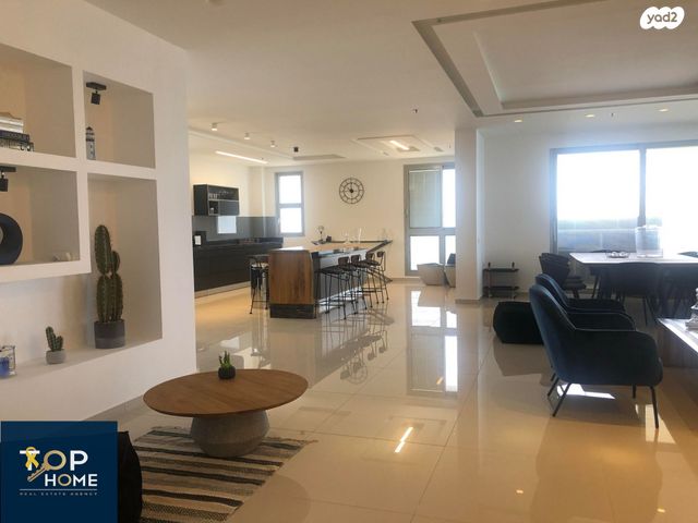 גג/ פנטהאוז, הגילה, נוף הטיילת, נתניה