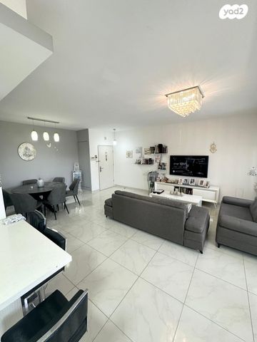 דירה, חזון אי"ש, רחובות הצעירה, רחובות