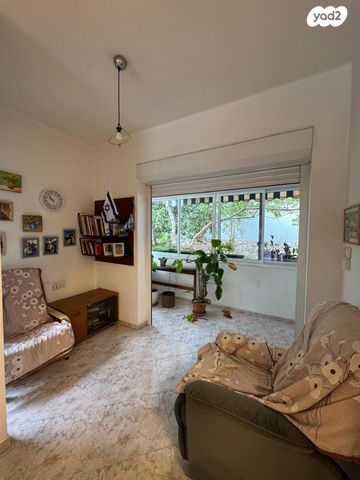 בית פרטי/ קוטג', המאבק 74, חברת חשמל, גבעתיים