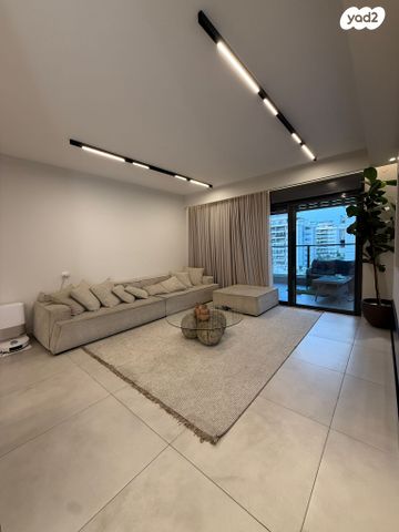 דירה, יוסף שהרי, נהריה