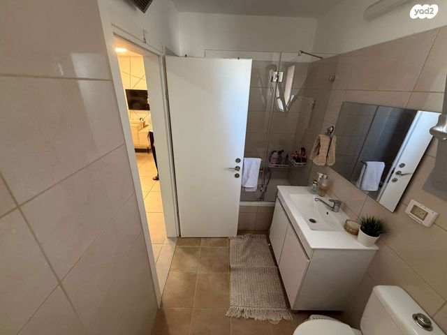 דירה, דרך מנחם בגין, הכלניות, שדרות