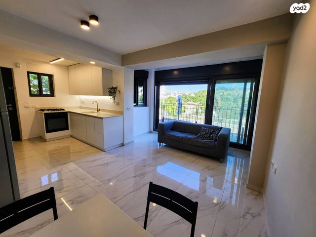 דירת גן, הרב הרצוג 79, גבעת הורדים, רסקו, ירושלים