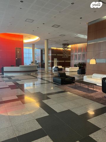 דירה, ניסים אלוני, צמרות איילון, פארק צמרת, תל אביב יפו