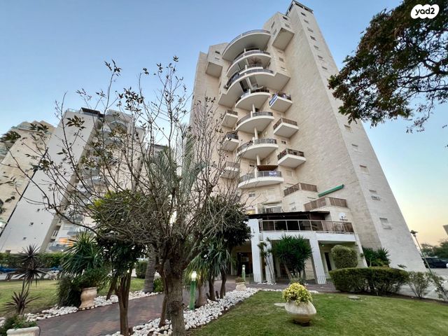 יצחק בן צבי 8