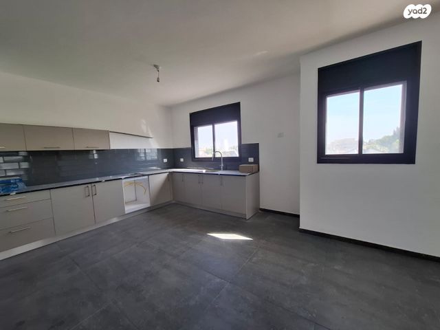 דירה, חפץ חיים 28, קרית ויצמן, רעננה