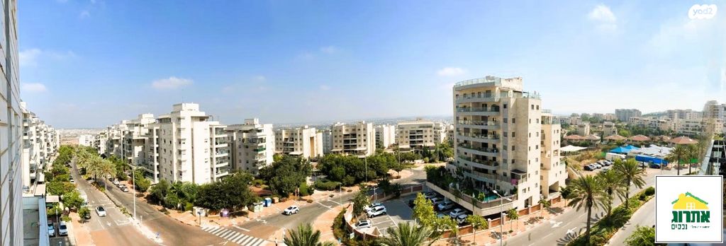 דירה, צור יצחק