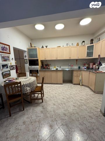 בית פרטי/ קוטג', המאבק 74, חברת חשמל, גבעתיים