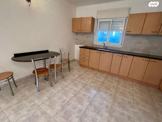 דירה, יצחק בן צבי 8, נווה גנים, קרית מוצקין