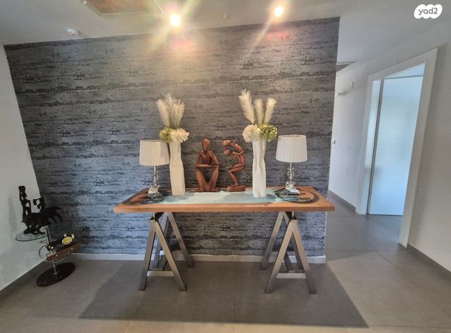 גג/ פנטהאוז, יבנה