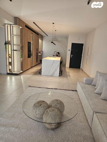 דירה, יוסף שהרי, נהריה