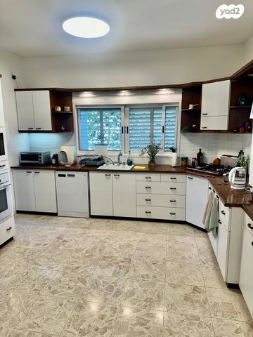 בית פרטי/ קוטג', ההדרים, גני הדר, גני הדר