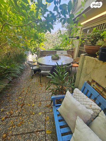 דו משפחתי, תל אביב יפו