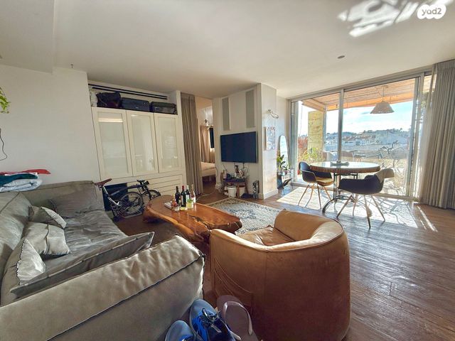 דירה, שדרות ירושלים 19, צפון יפו, המושבה האמריקאית-גרמנית, תל אביב יפו