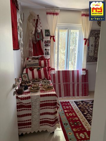 דירה, מרדכי אלקחי, ארמון הנציב, תלפיות מזרח, ירושלים