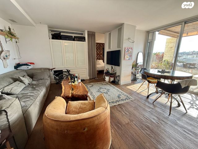 דירה, שדרות ירושלים 19, צפון יפו, המושבה האמריקאית-גרמנית, תל אביב יפו