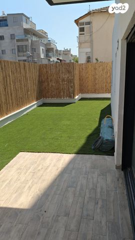 מרום נווה, רמת יצחק