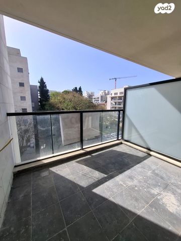 דירה, חפץ חיים 28, קרית ויצמן, רעננה