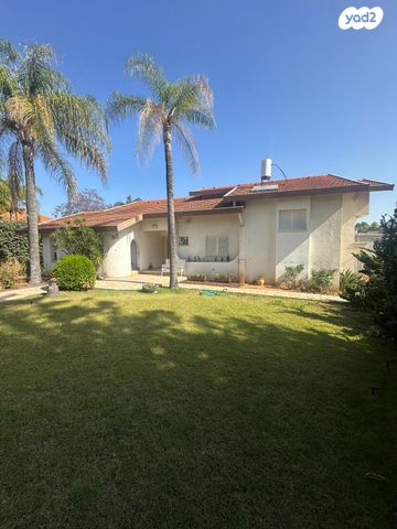 בית פרטי/ קוטג', ההדרים, גני הדר, גני הדר