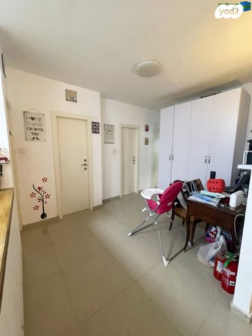 דירה, אברבנאל, רמב"ם, ראשון לציון