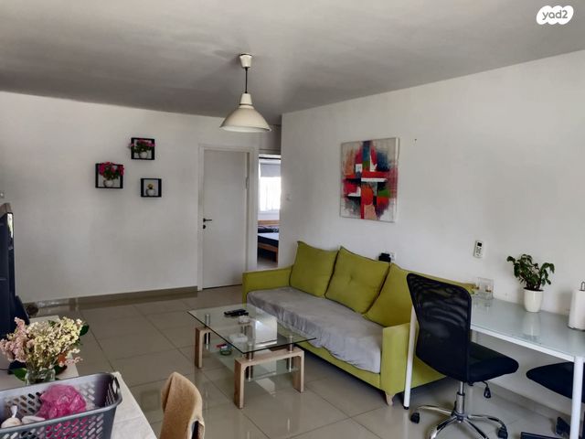 גיורא יוספטל 18