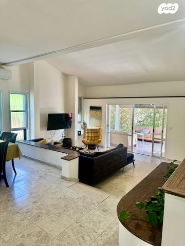 בית פרטי/ קוטג', ההדרים, גני הדר, גני הדר