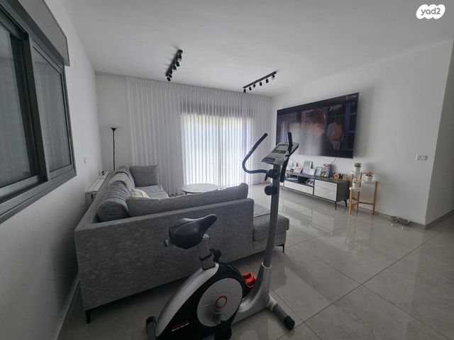 דופלקס, אדמית / יערית, שלומי