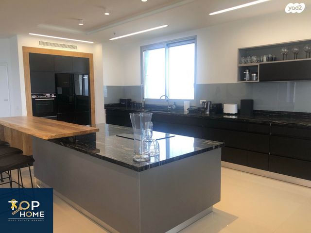 גג/ פנטהאוז, הגילה, נוף הטיילת, נתניה