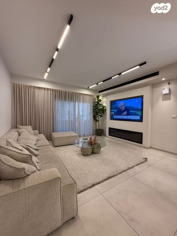 דירה, יוסף שהרי, נהריה