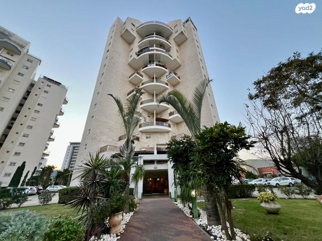 דירה, יצחק בן צבי 8, נווה גנים, קרית מוצקין