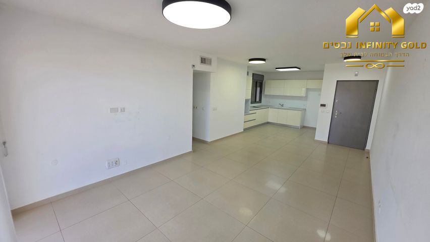 דירה, יקינטון 8, הפרחים, חריש