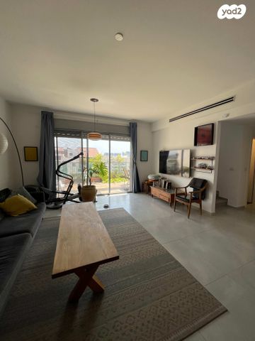 דופלקס, עוזי חיטמן, נווה זמר, רעננה