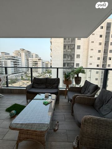 דירה, יוסף שהרי, נהריה