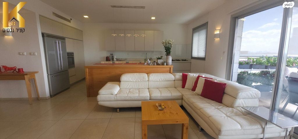 דירה, הוד השרון