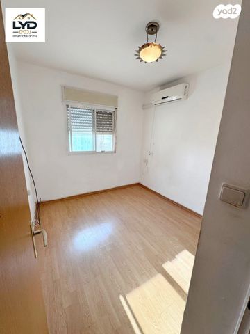 דירה, אסירי ציון, חדרה