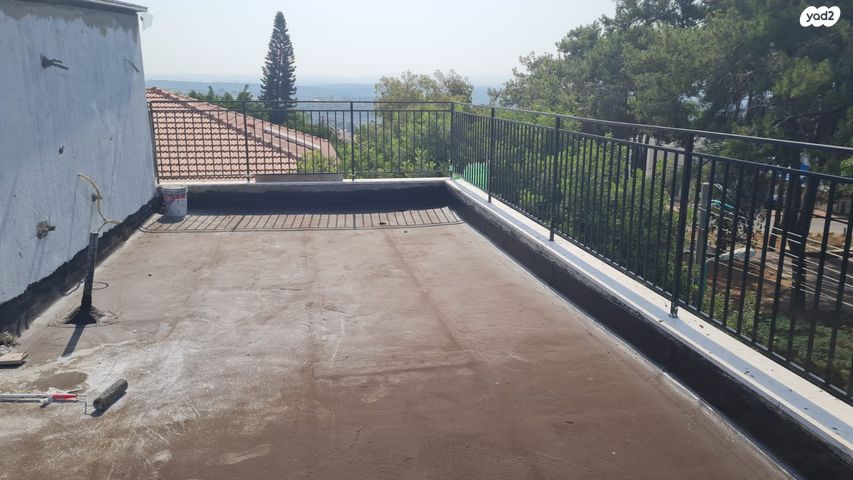 דו משפחתי, טרומפלדור, נווה רמז, זכרון יעקב