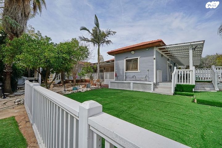 בית פרטי/ קוטג', כחל