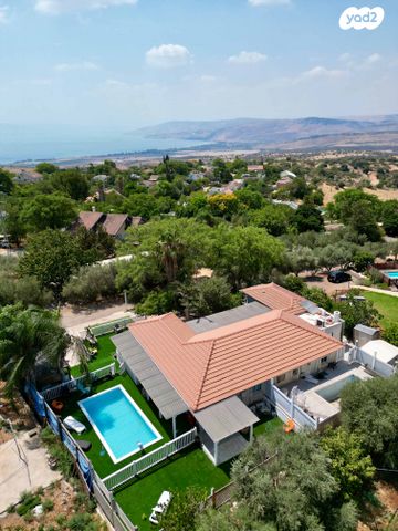 בית פרטי/ קוטג', כחל