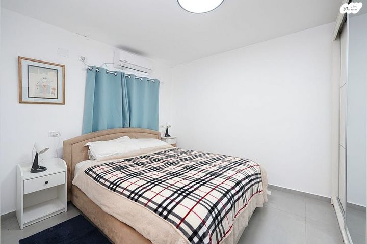 בית פרטי/ קוטג', כחל