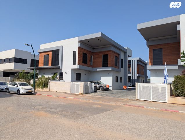 מגרשים, אופק, אבן יהודה