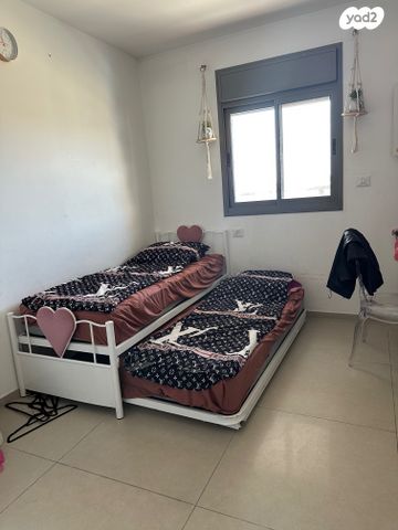 דירה, נחל תנינים, שקמים ואגמים, אשקלון