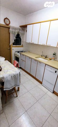 דירה, ביאליק, מרכז, קרית עבודה, חולון