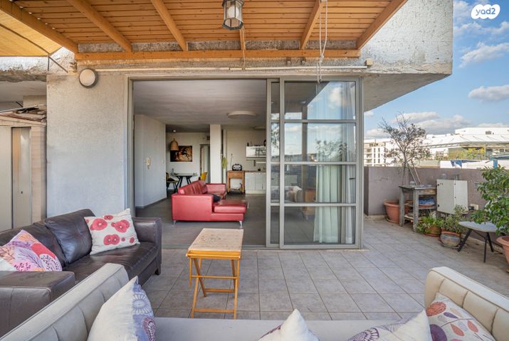 גג/ פנטהאוז, הוד השרון