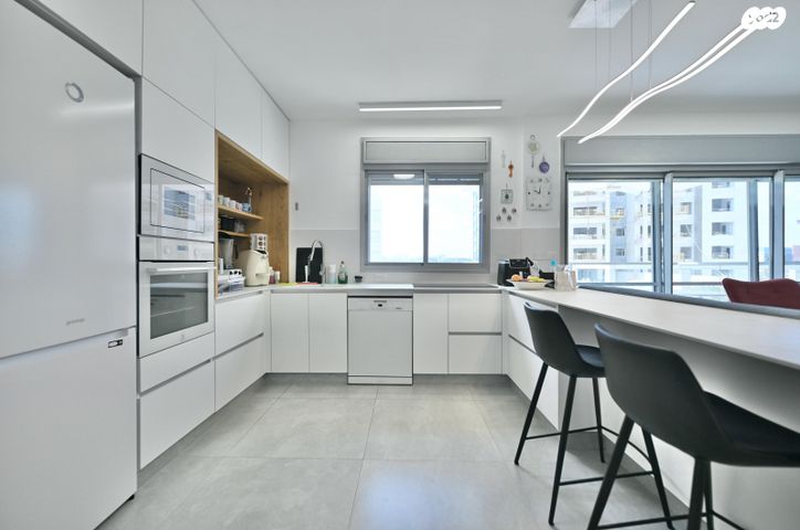 דירה, האימהות, סביוני נצר סירני, נס ציונה