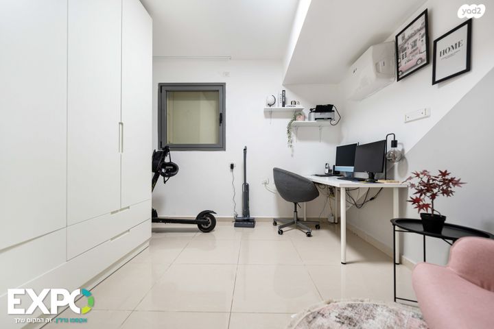 דירת גן, נווה מנחם, קרני שומרון