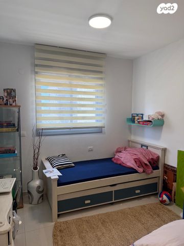 דירה, יערה, 2008, רעננה