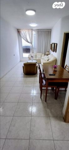 דירה, ביאליק, מרכז, קרית עבודה, חולון