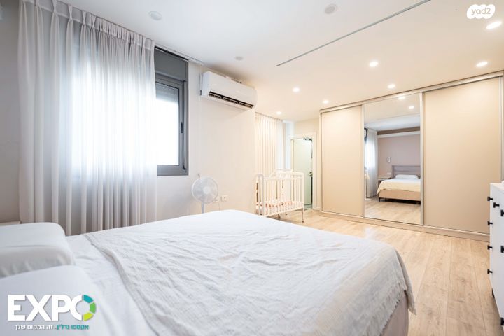 דירת גן, נווה מנחם, קרני שומרון