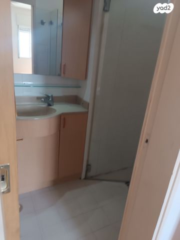 דירה, חטיבת גבעתי, גלי הים, נתניה