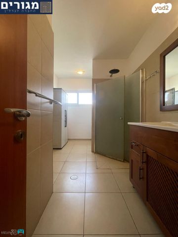 דירה, חנה סנש, חיפה